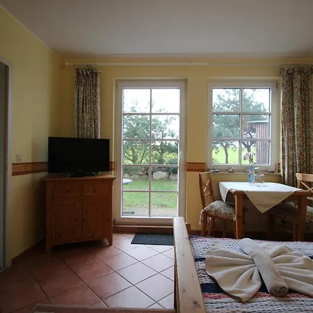 Alt Reddevitz Pensjonat 4*