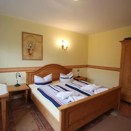 Alt Reddevitz Guest house 4*