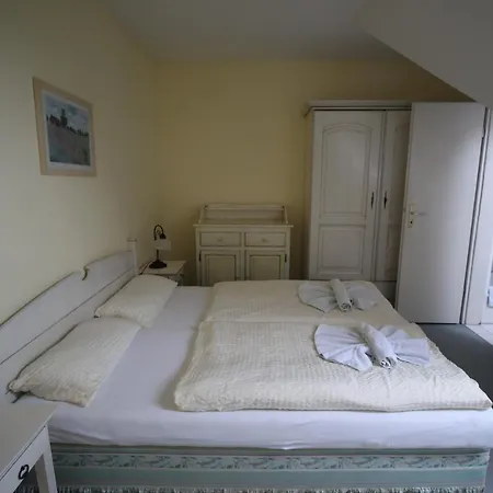 Alt Reddevitz 게스트하우스 미델하겐