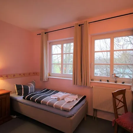 Alt Reddevitz Pensjonat 4*