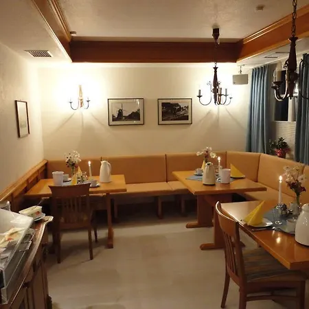 Guest house Alt Reddevitz 3*